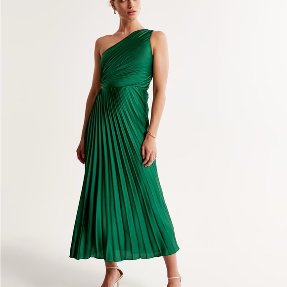 Abercrombie & Fitch Dresses & Skirts - Giselle Pleated One-Shoulder Maxi Dress Dark Green XSP